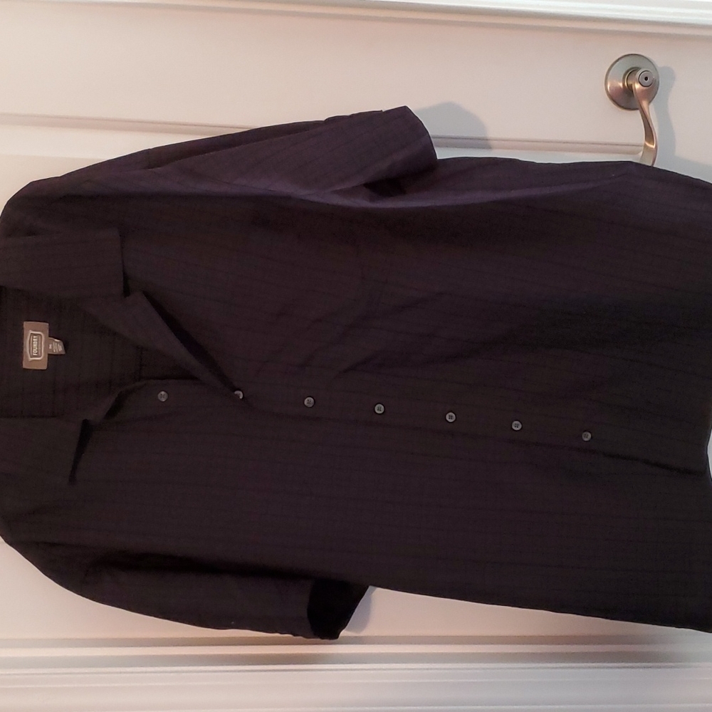 Short sleeve button down